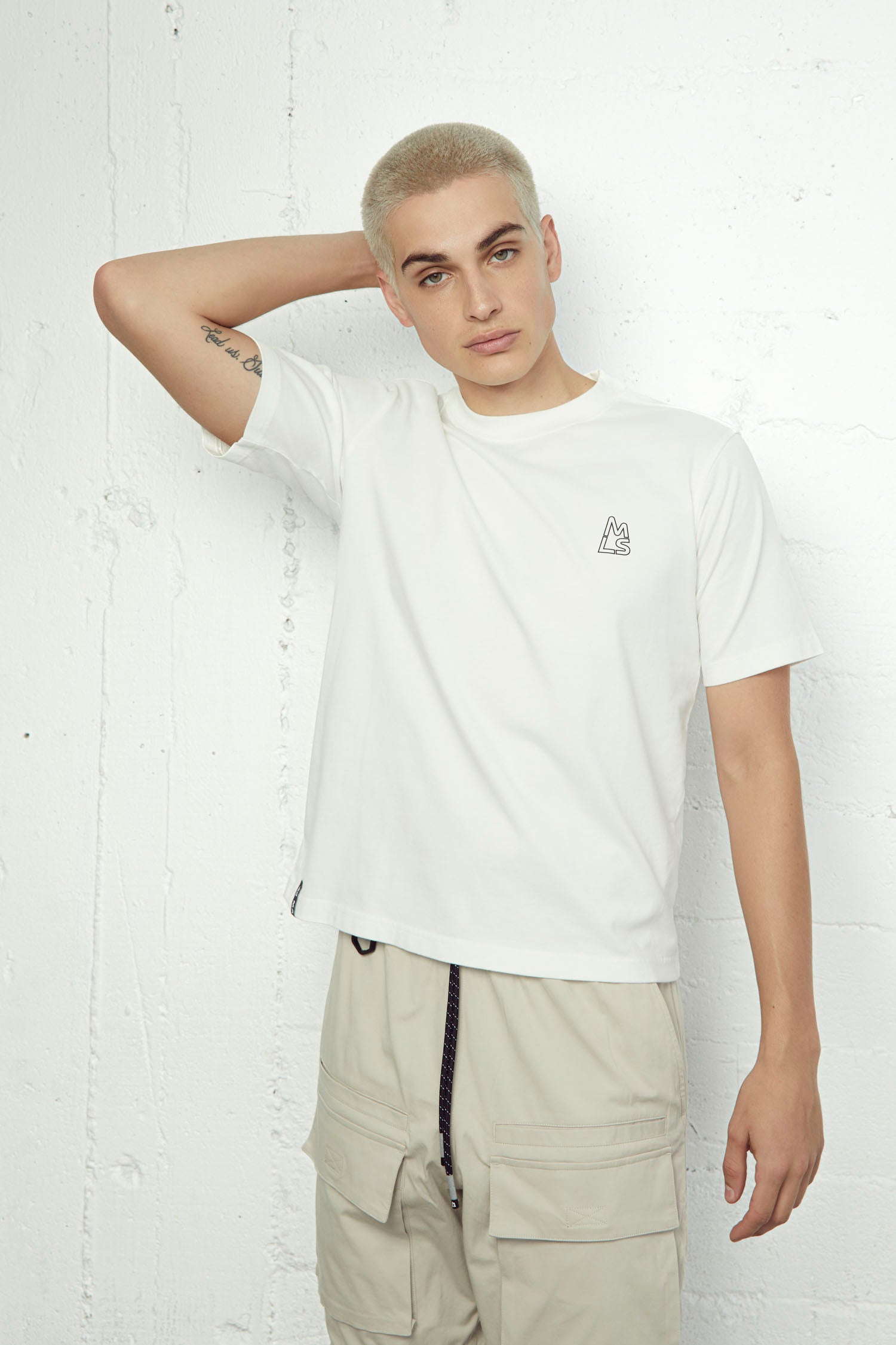 Waves Relaxed Graphic Tee