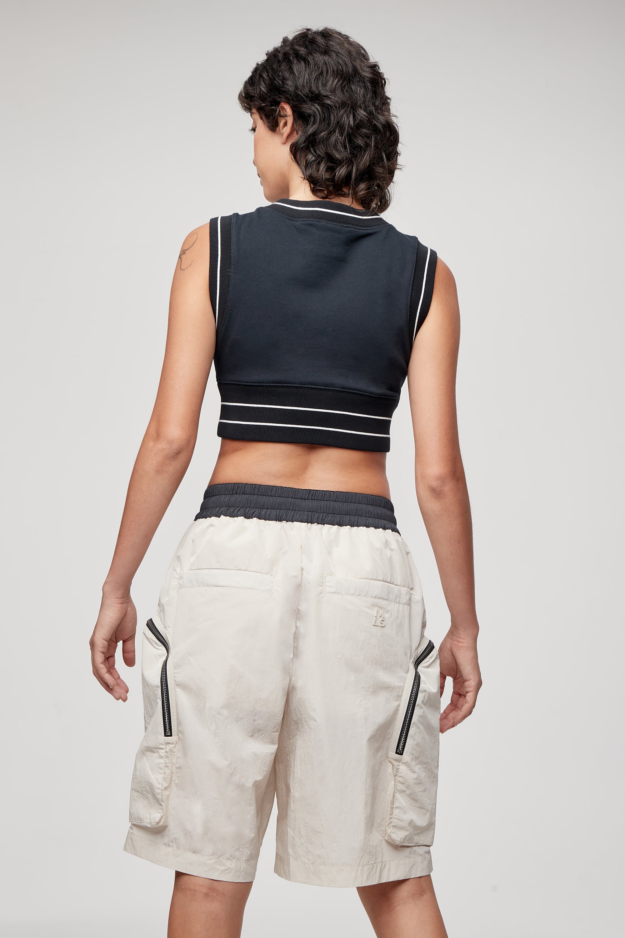 Seles V-Neck Crop Top