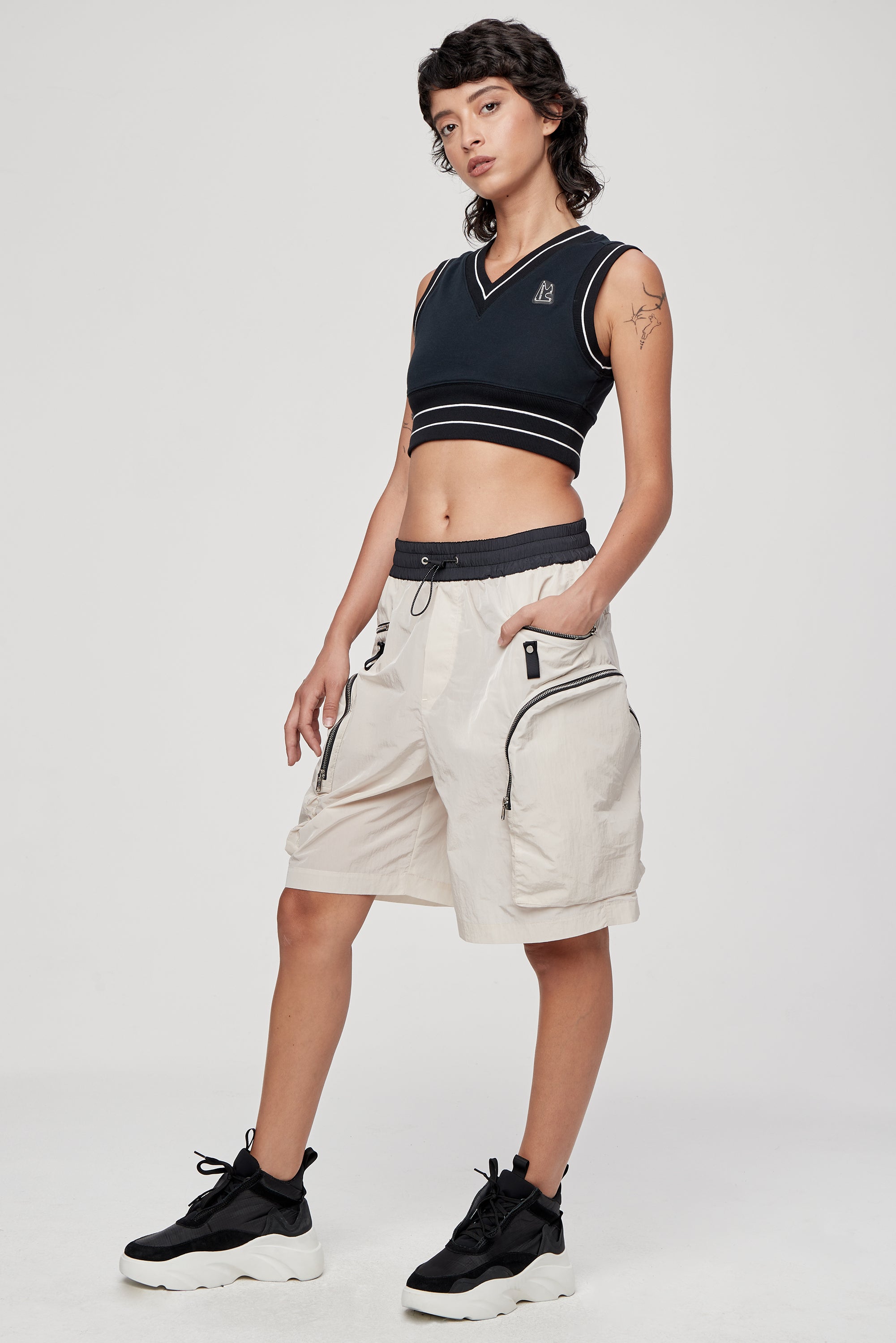 Seles V-Neck Crop Top