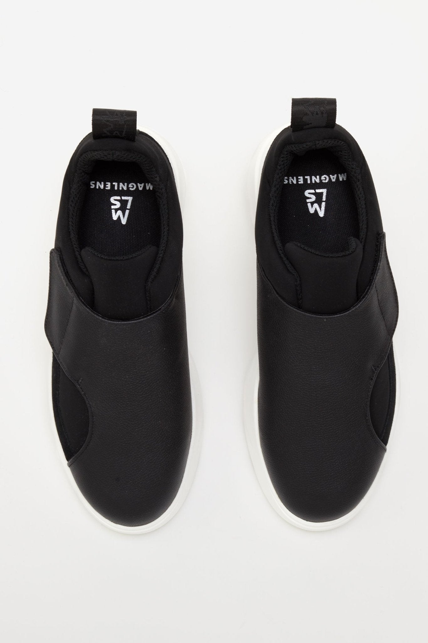 Slip On Sneakers - Magnlens