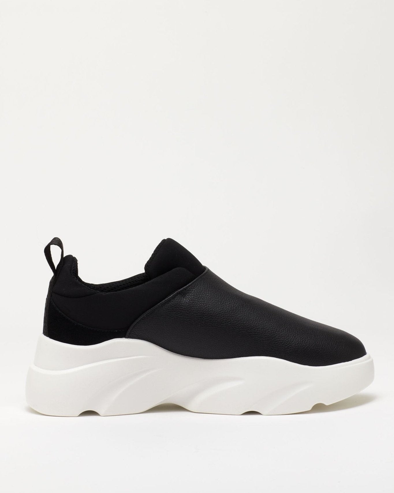 Slip On Sneakers - Magnlens