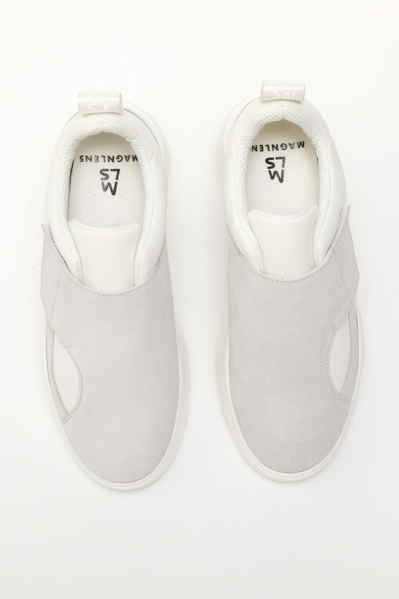 Slip On Sneakers - Magnlens